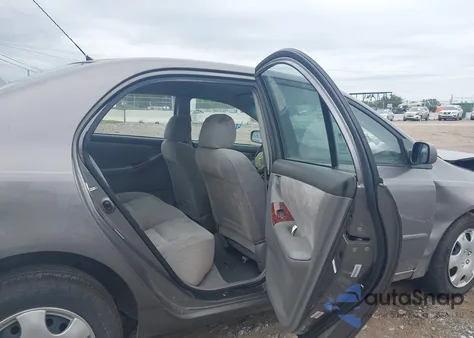 2004 Toyota Corolla Le z USA, uszkodzony, nr VIN 1NXBR38E54Z209194